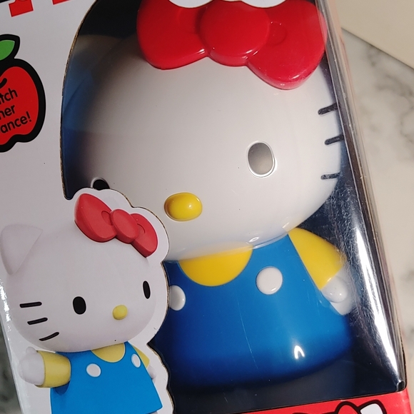 Dancing Hello Kitty Figure - Picture 4 of 5